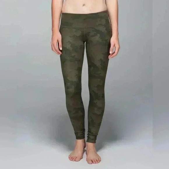 lululemon athletica Pants - Lululemon Camo Leggings, Size 8